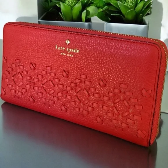 KATE SPADE NWT NEDA WALLET FLYNN ST PRIKLY PEAR LEATHER DETAILED WITH STITCHING - Picture 2 of 7